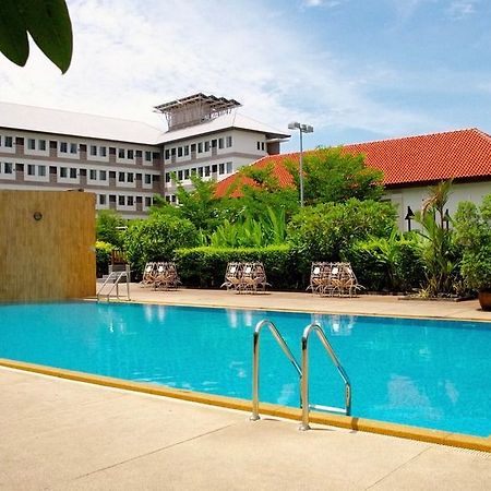 J. Park Hotel Чонбури Екстериор снимка