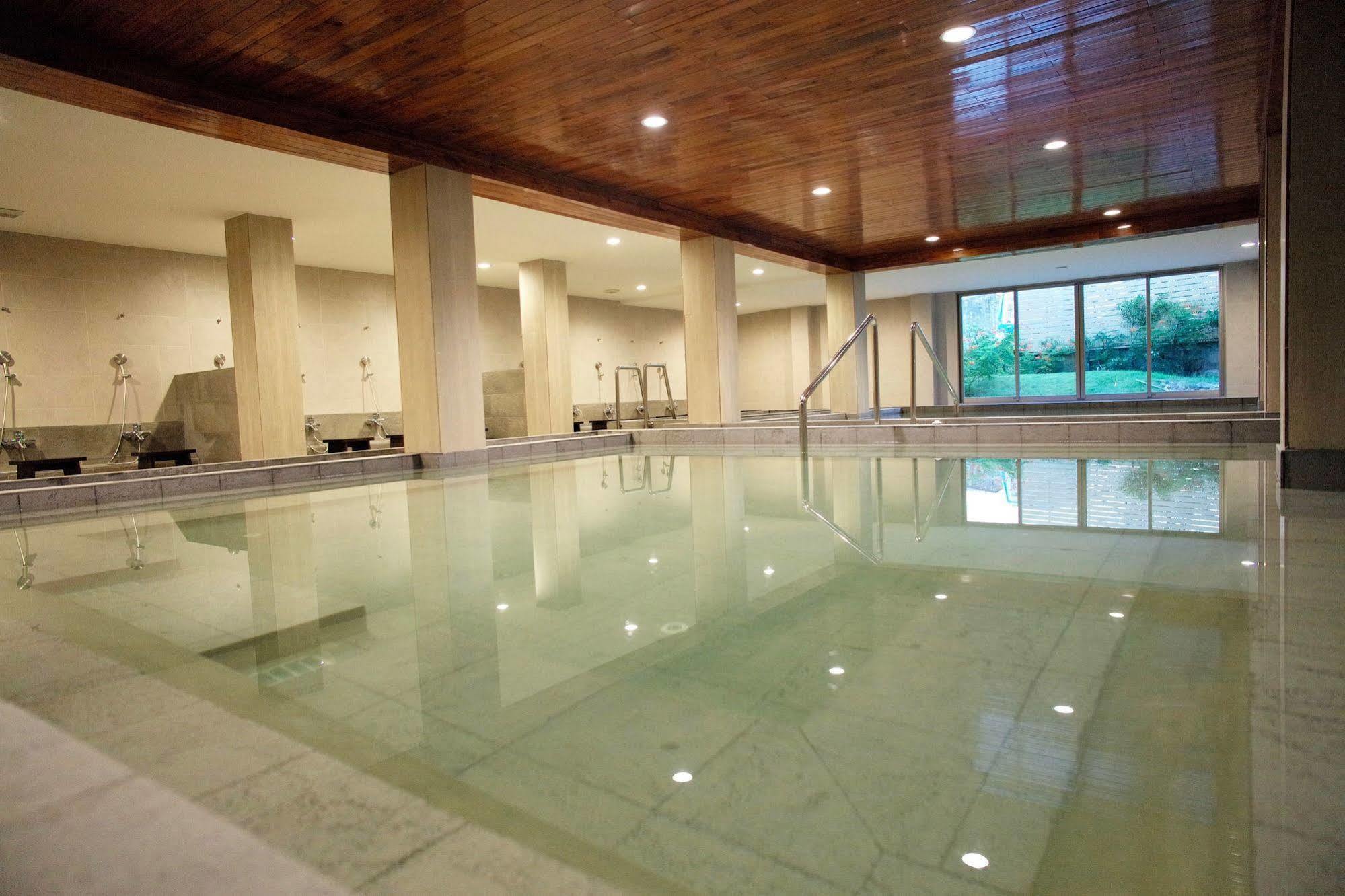 J. Park Hotel Чонбури Екстериор снимка